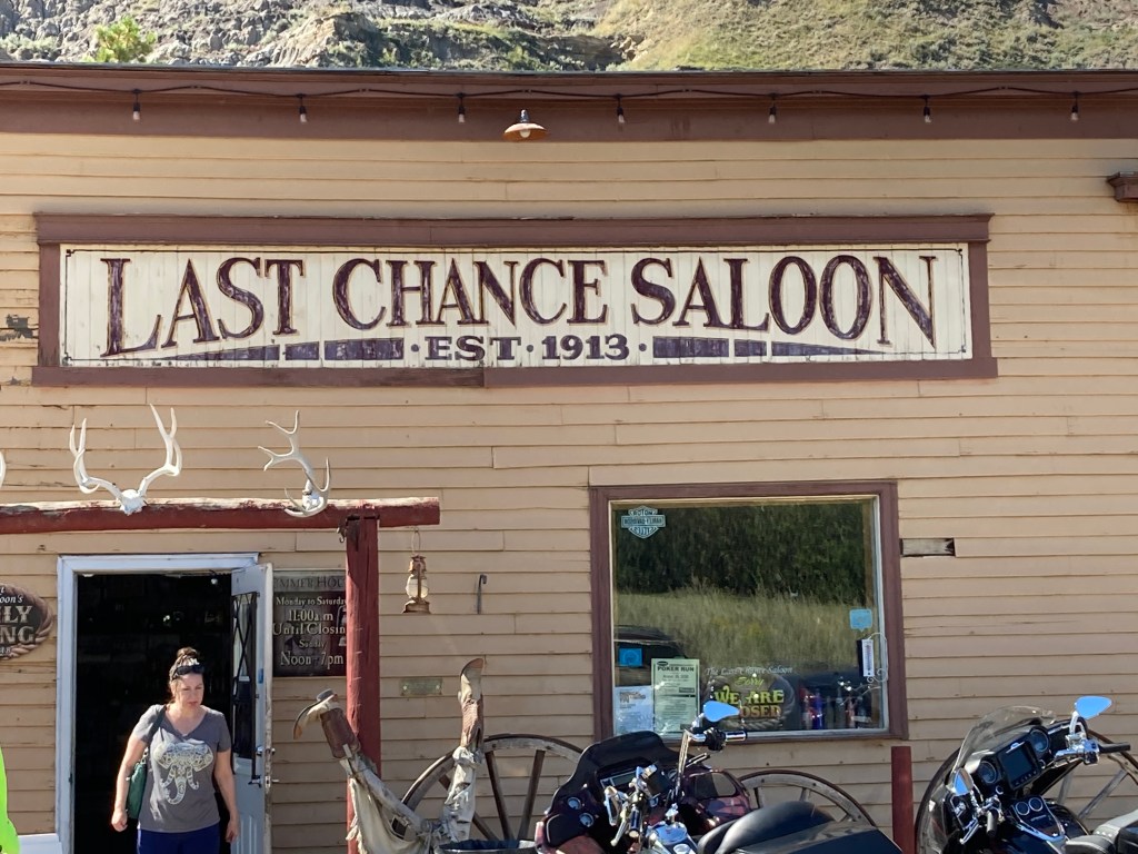 Bar in Wayne Alberta